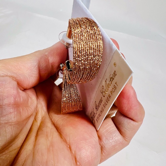 Fifth Avenue Collection Rose Gold Textured Hoop Earrings Moni Rays - Picture 4 of 8